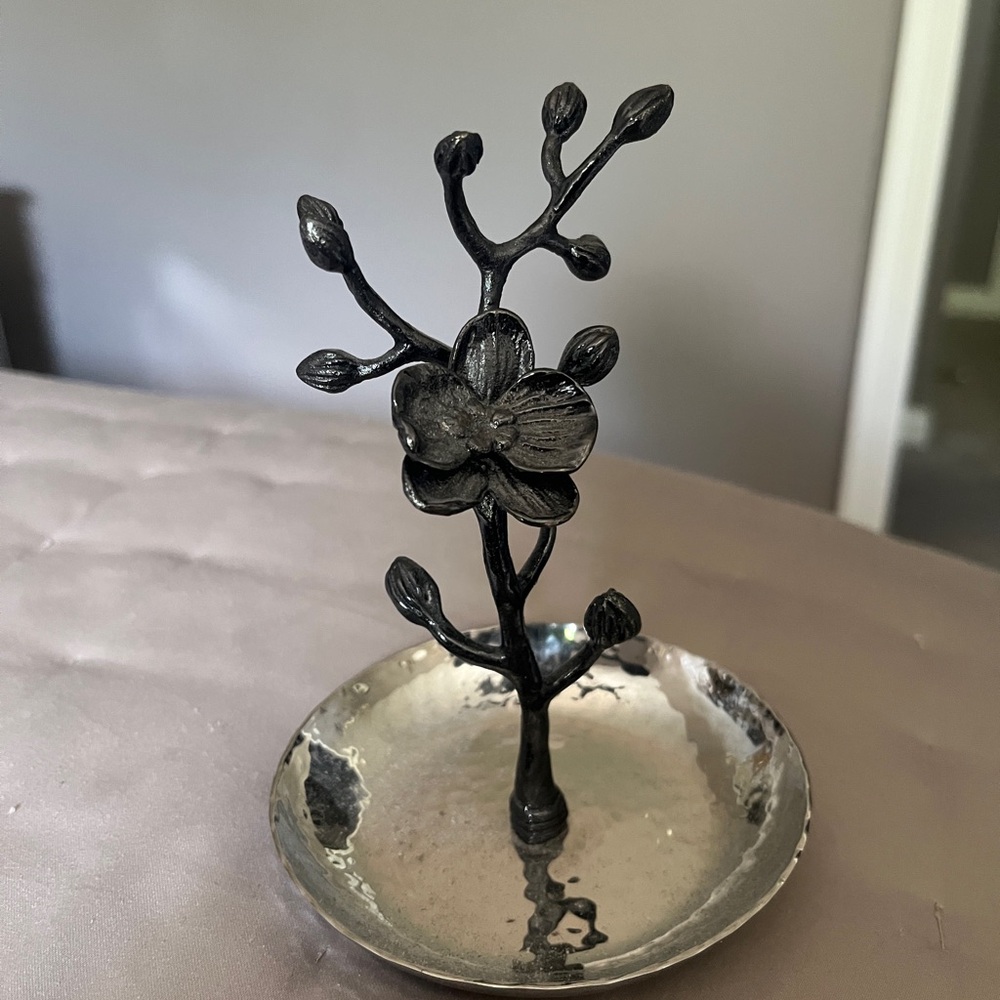 Black Floral Jewelry Holder